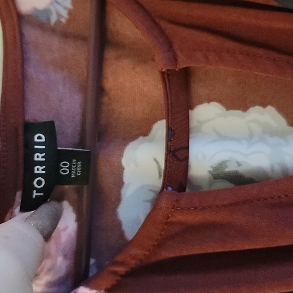Torrid 00 red floral empire waist tank - Picture 3 of 4